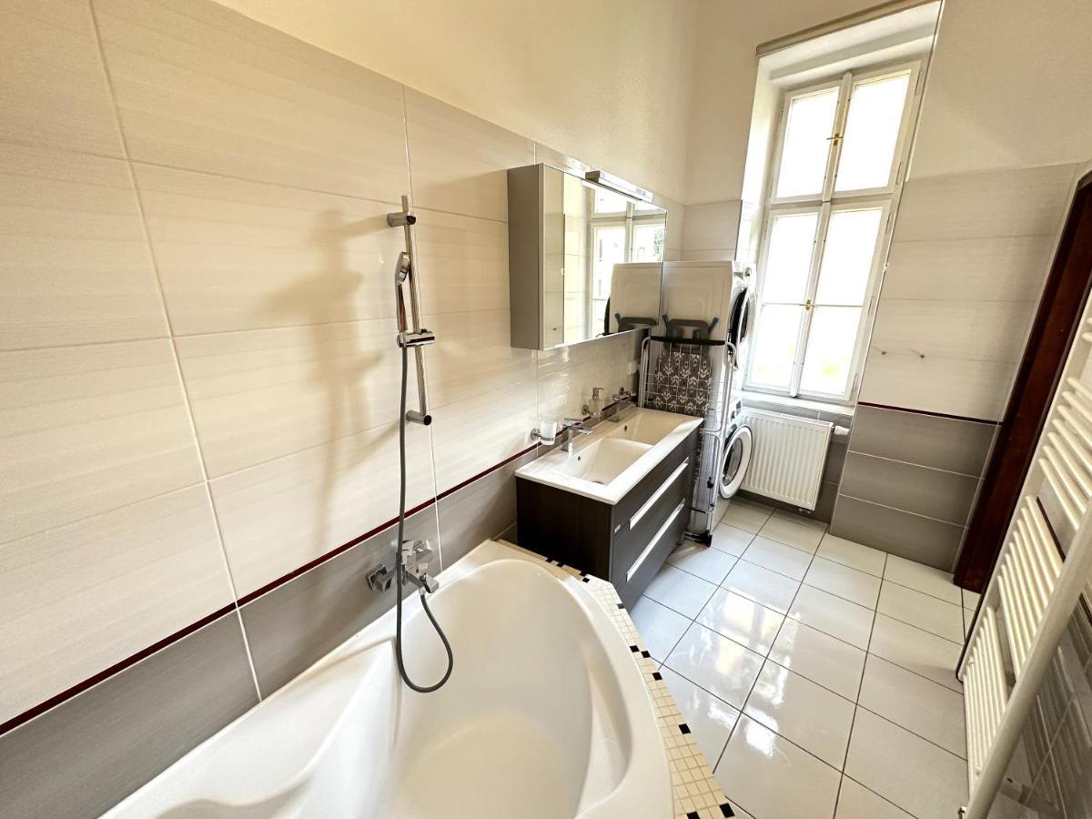 Black Eagle Apartments Prague Extérieur photo